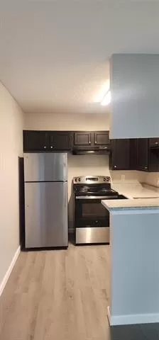 Photo #4: 20984159 Listing