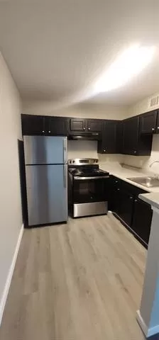 Photo #6: 20984159 Listing