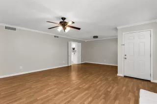 Photo #5: 20984784 Listing 