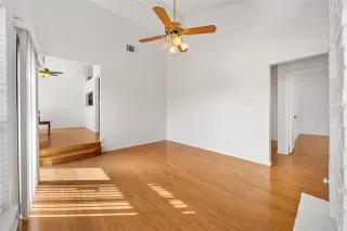 Photo #2: 20985282 Listing