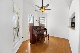 Photo #5: 20985282 Listing