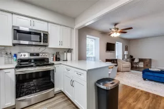 Photo #5: 20985584 Listing 