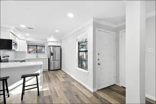 Photo #4: 20986478 Listing