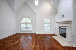 Photo #2: 20987139 Listing 