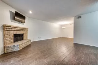 Photo #6: 20987618 Listing 