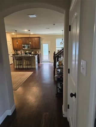 Photo #5: 20987818 Listing