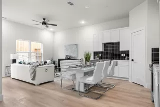 Photo #5: 20988104 Listing