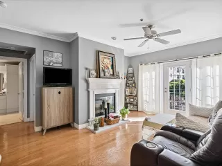 Photo #4: 20988298 Listing