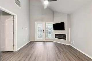 Photo #4: 20989466 Listing 