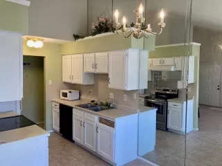 Photo #4: 20989608 Listing