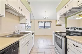 Photo #5: 20989608 Listing