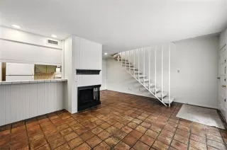 Photo #5: 20989717 Listing