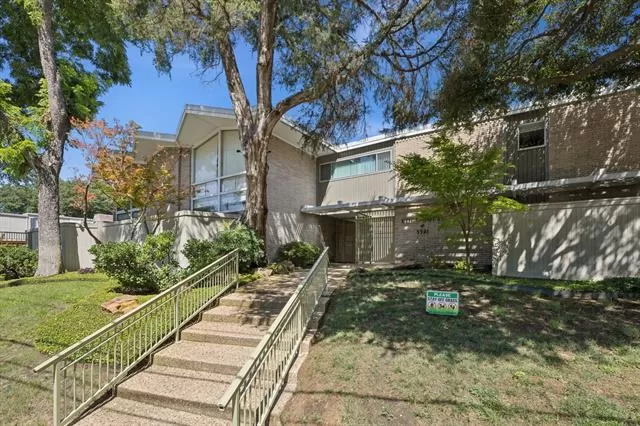 MLS: 20989761 Condo For Sale