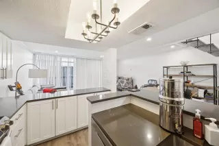 Photo #6: 20989761 Listing 