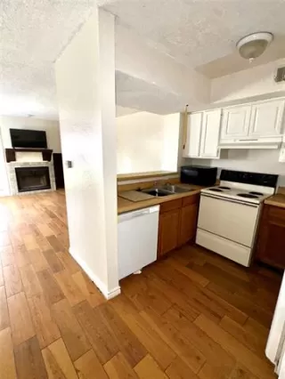 Photo #4: 20989861 Listing 