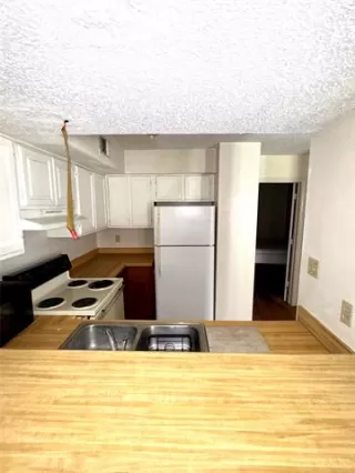 Photo #6: 20989861 Listing 