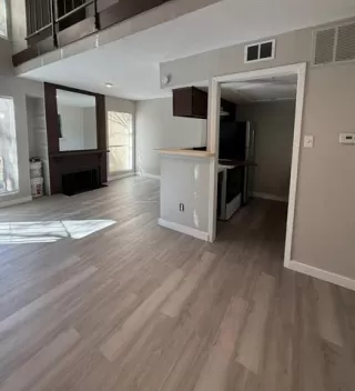 Photo #2: 20990566 Listing 