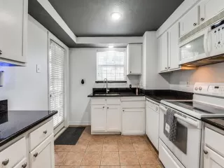 Photo #5: 20990574 Listing 