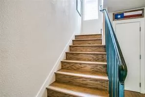 Photo #2: 20991120 Listing