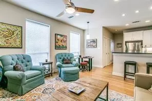 Photo #4: 20991120 Listing