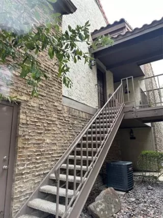 Photo #2: 20991221 Listing 