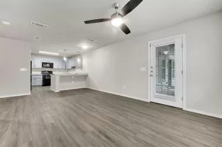 Photo #2: 20991302 Listing 