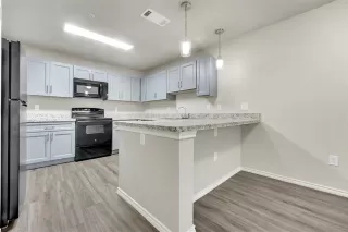 Photo #6: 20991302 Listing 