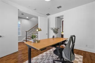 Photo #5: 20991912 Listing