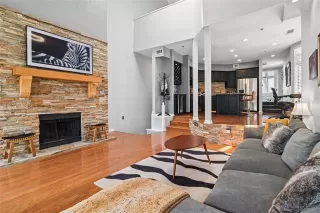 Photo #4: 20991974 Listing