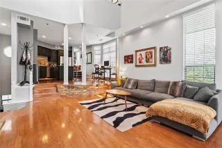 Photo #5: 20991974 Listing