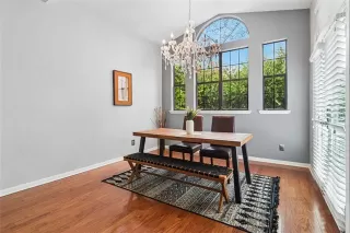 Photo #6: 20991974 Listing