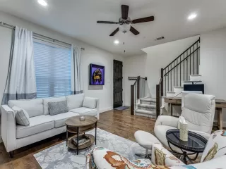 Photo #4: 20993487 Listing