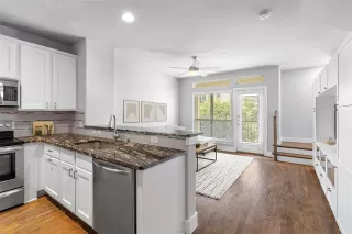 Photo #4: 20994879 Listing