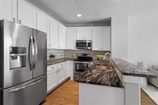 Photo #5: 20994879 Listing