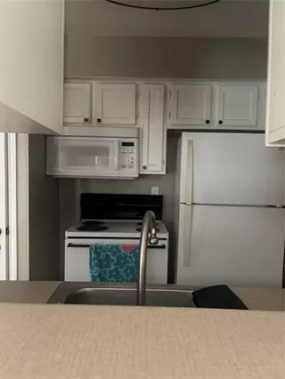 Photo #6: 20995580 Listing