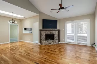 Photo #5: 20997389 Listing 
