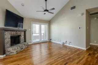 Photo #6: 20997389 Listing 