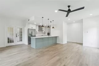 Photo #4: 20997730 Listing