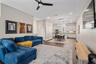 Photo #4: 20998363 Listing