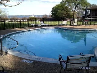Photo #5: 20998686 Listing 