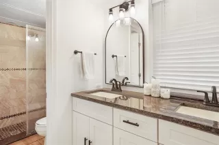 Photo #5: 20998742 Listing