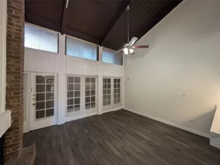 Photo #3: 21000944 Listing
