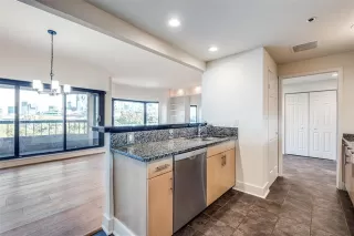 Photo #4: 21001207 Listing