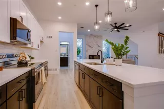 Photo #3: 21001512 Listing