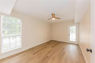 Photo #5: 21001727 Listing