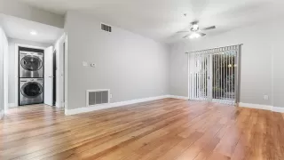 Photo #6: 21001731 Listing