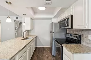 Photo #3: 21001737 Listing