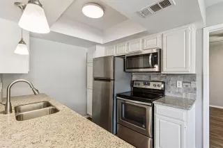 Photo #4: 21001737 Listing