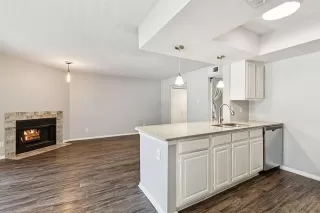 Photo #6: 21001737 Listing