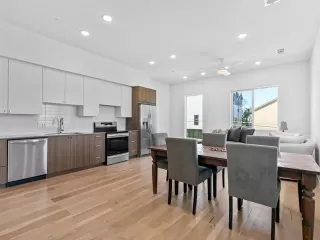 Photo #4: 21001898 Listing